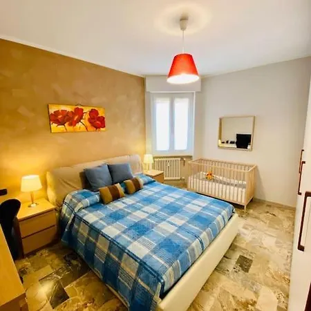 Elegante A Due Passi Dal Lago Apartment
